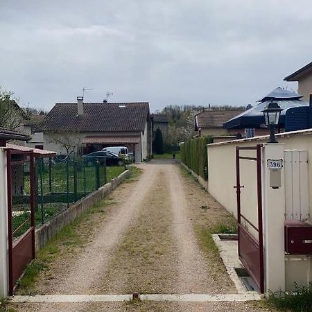 Au Gres Du Vent Apartment Ruy-Montceau Екстериор снимка